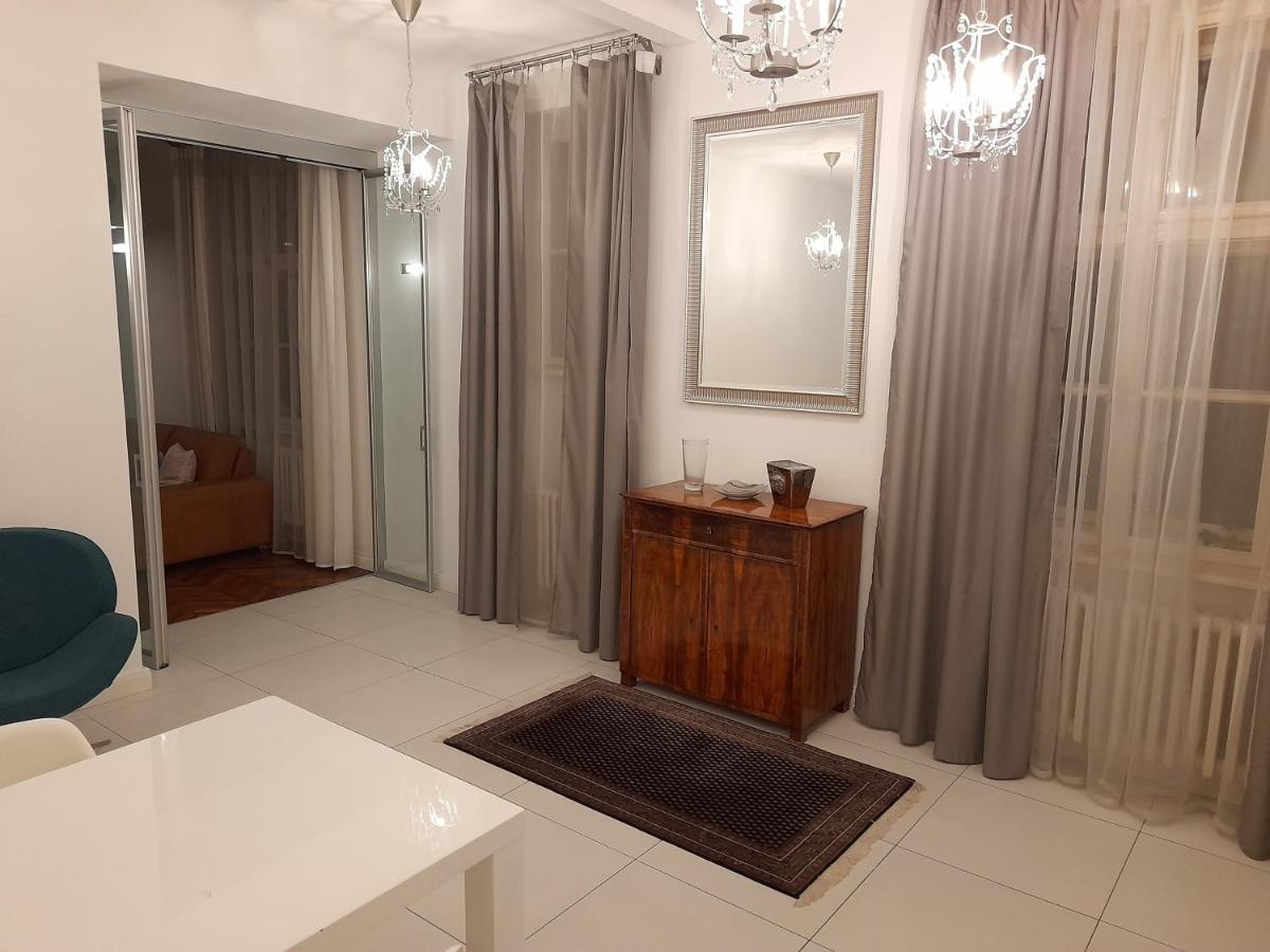 Beautiful Appartment In The Old Town Of Bratislava Bagian luar foto